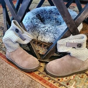 Uggs 7 grey boot